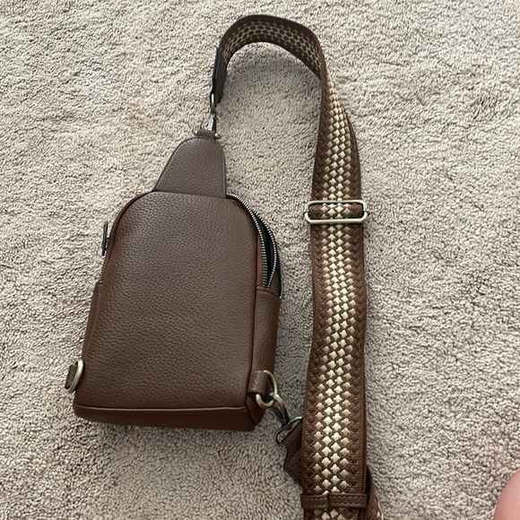 Shoulder bag purse chocolate brown like new 9” tall 7” wide 2” deep - Picture 3 of 4